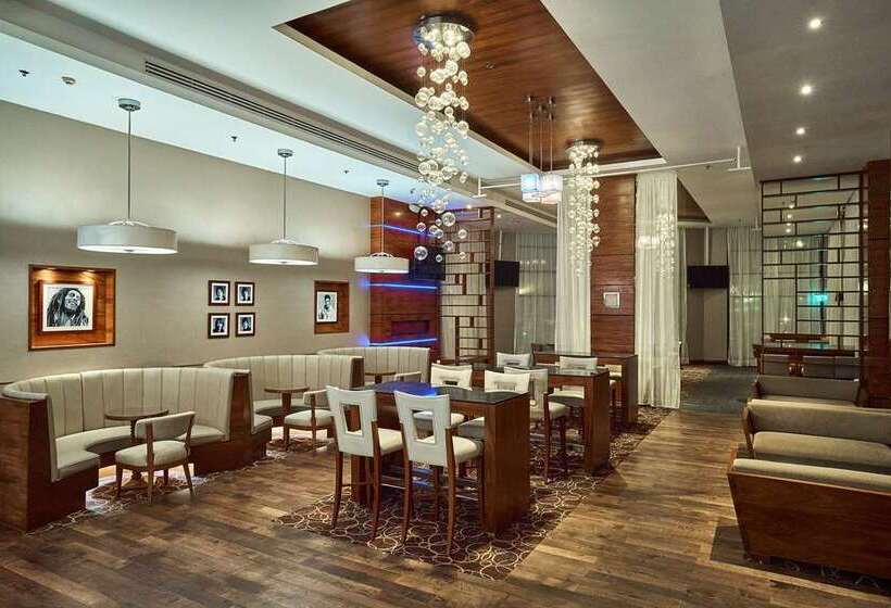 هتل Hilton Alexandria King S Ranch