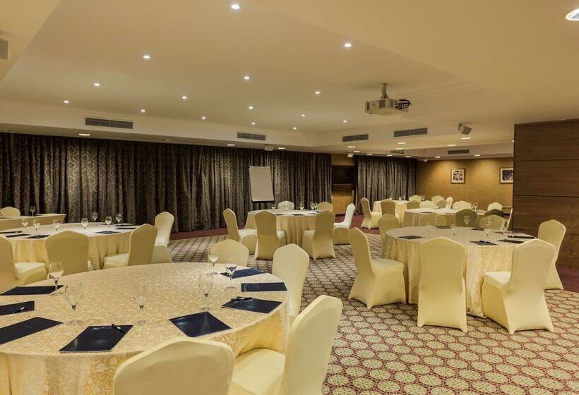 هتل Hilton Alexandria King S Ranch
