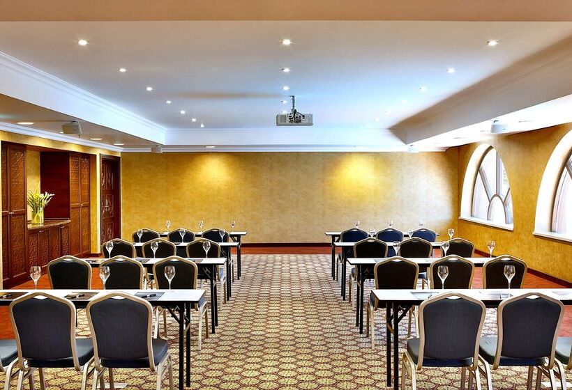 هتل Hilton Alexandria King S Ranch