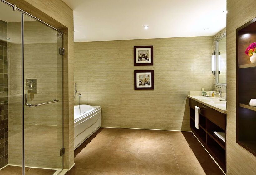 هتل Hilton Alexandria King S Ranch