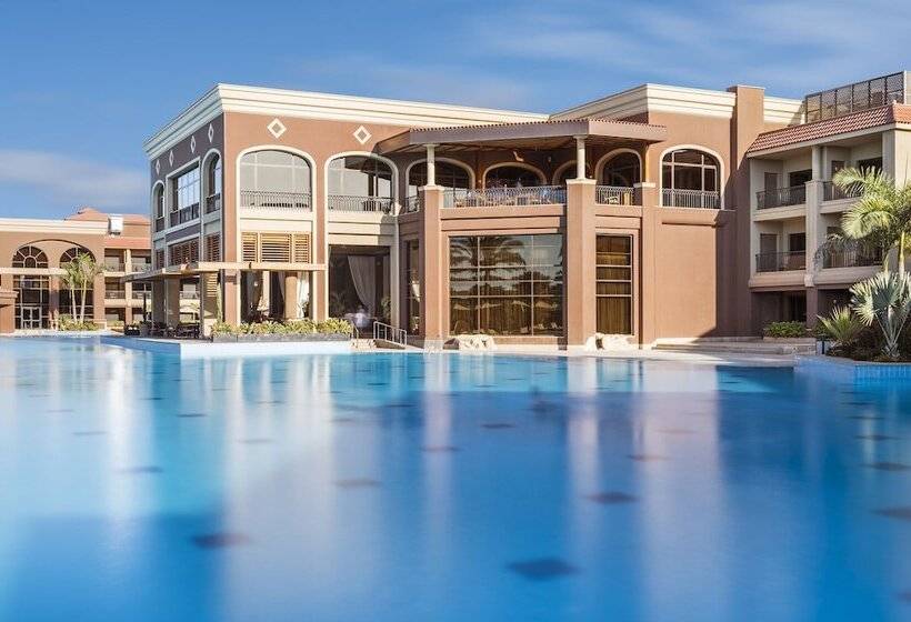 هتل Hilton Alexandria King S Ranch