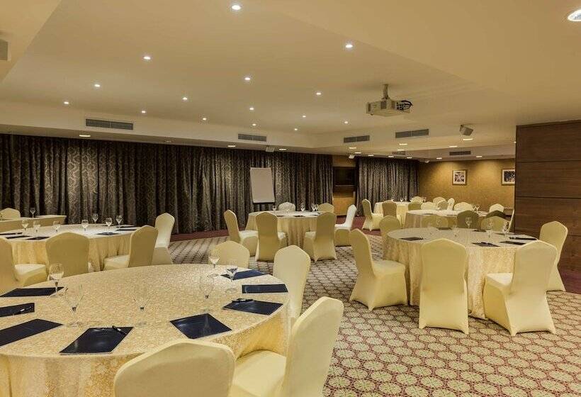 هتل Hilton Alexandria King S Ranch