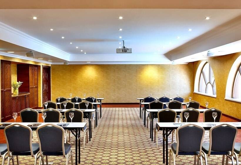 هتل Hilton Alexandria King S Ranch