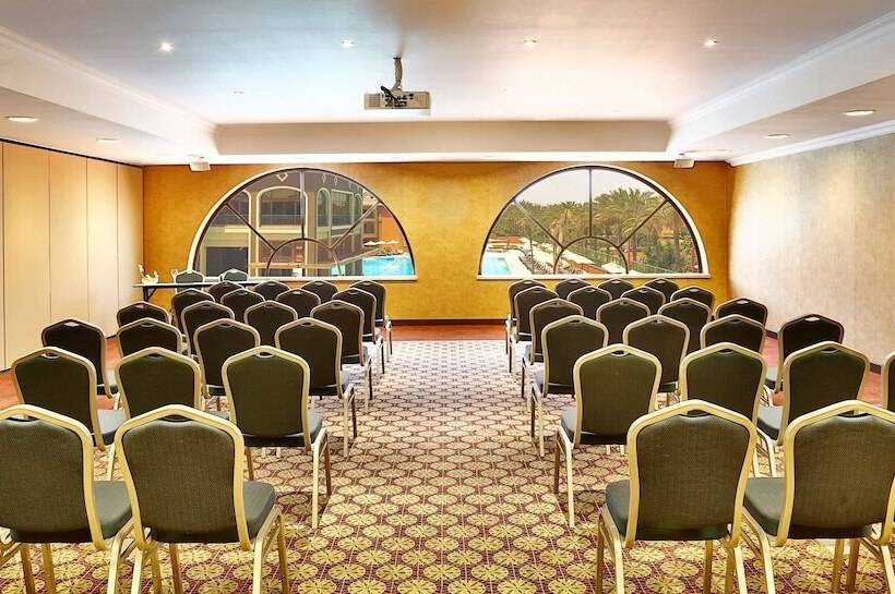 هتل Hilton Alexandria King S Ranch