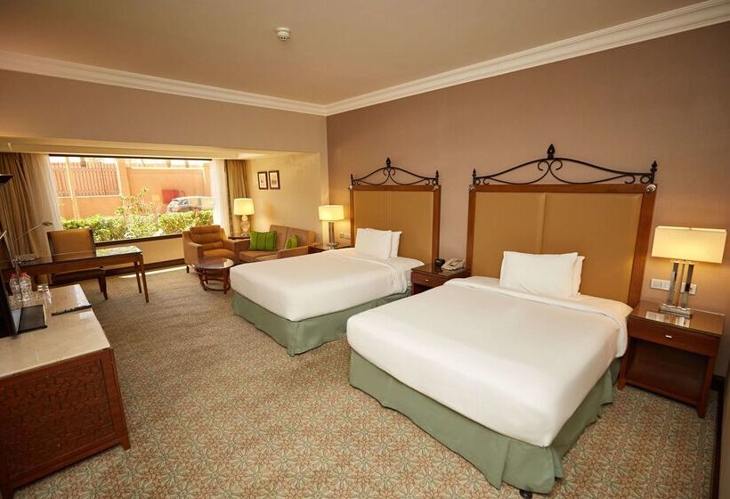 هتل Hilton Alexandria King S Ranch
