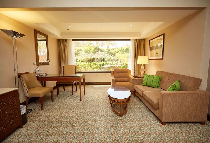هتل Hilton Alexandria King S Ranch