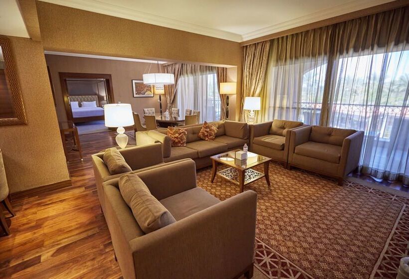 هتل Hilton Alexandria King S Ranch