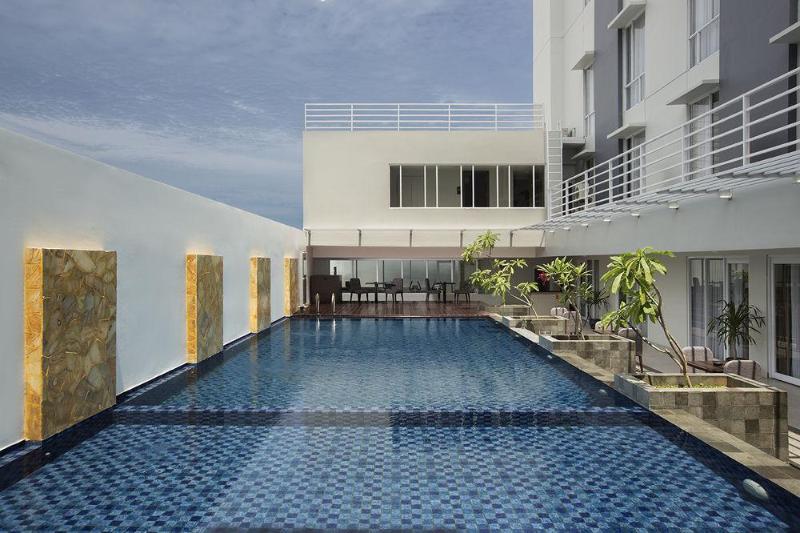 هتل Howard Johnson By Wyndham Pekalongan