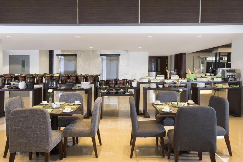 هتل Howard Johnson By Wyndham Pekalongan