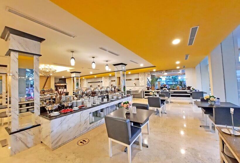 هتل Plaza Inn Kendari