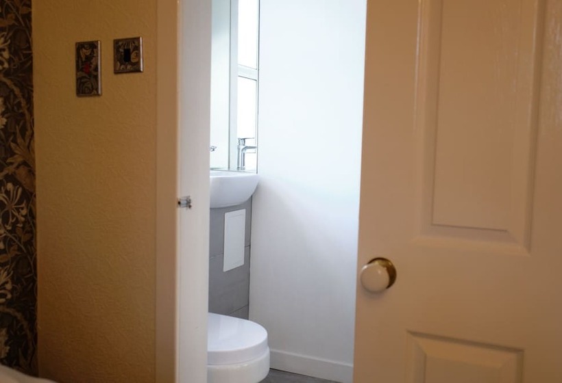 فندق Ravenswood Guest House