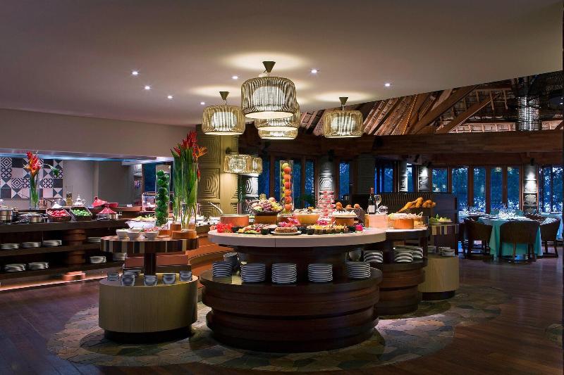 هتل Sheraton New Caledonia Deva Spa & Golf Resort