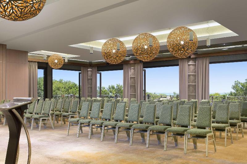 هتل Sheraton New Caledonia Deva Spa & Golf Resort