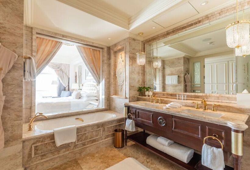 Fotos del hotel The Castle Hotel, A Luxury Collection Hotel, Dalian:  10