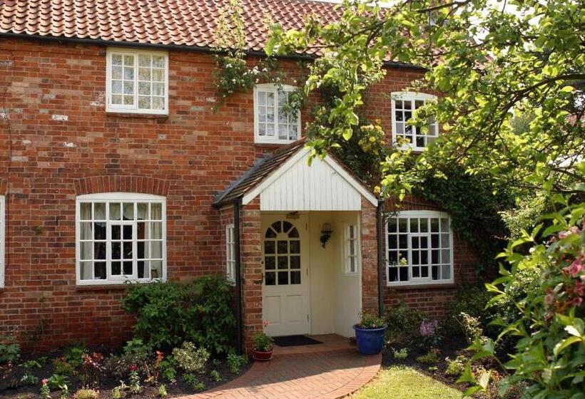 هتل The Cottage