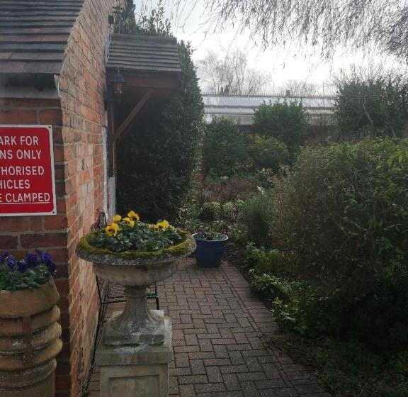 هتل The Cottage