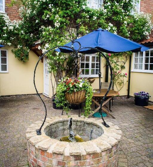 هتل The Cottage