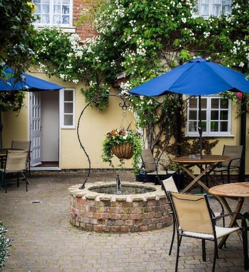 هتل The Cottage