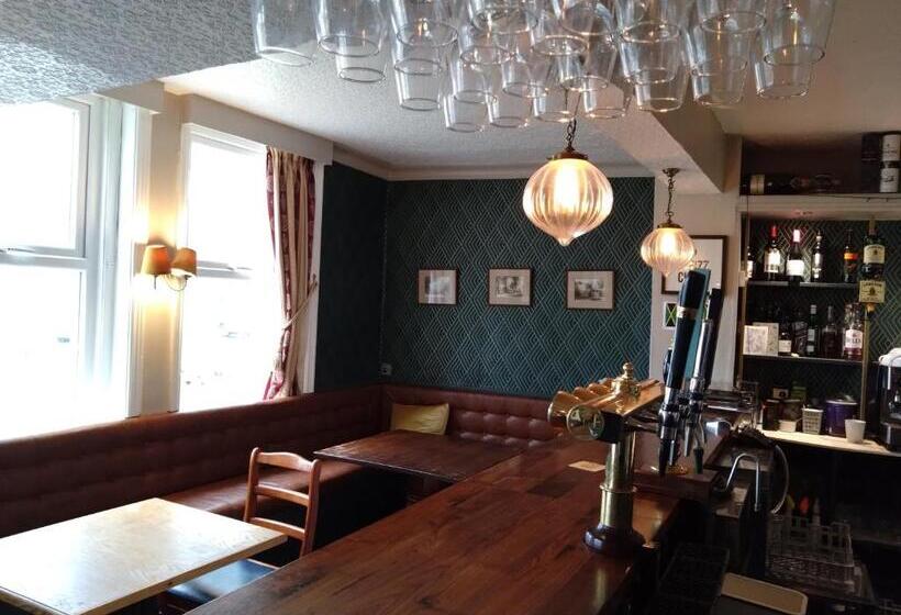 هتل The Hillmorton Manor