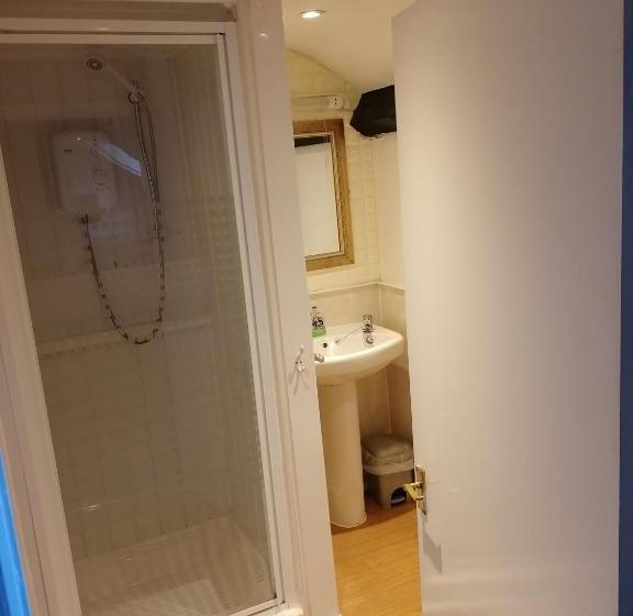 هتل Station Guest House