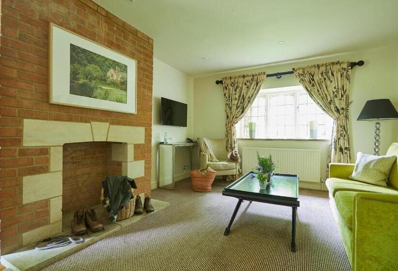 ホテル The Slaughters Country Inn