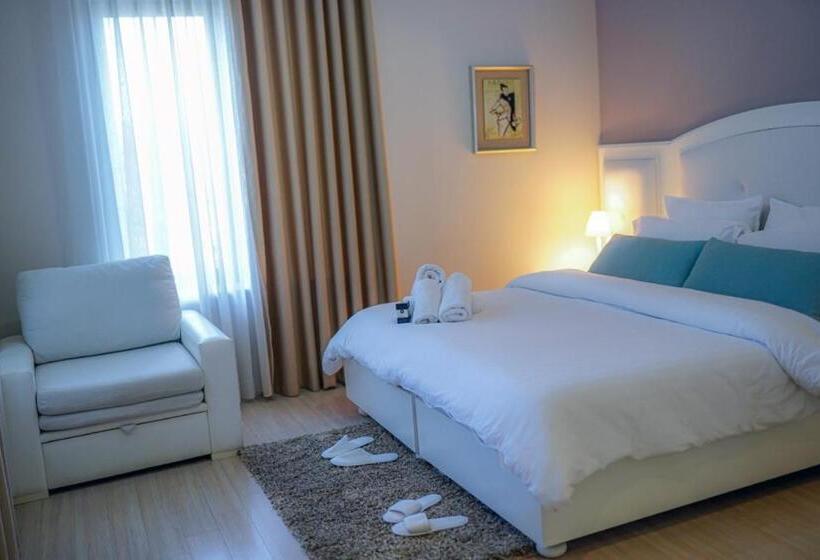 هتل Univers Resort