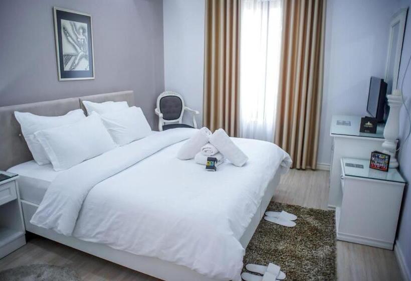 هتل Univers Resort