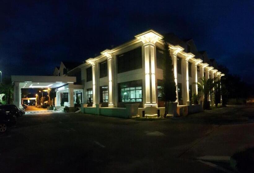 هتل Univers Resort