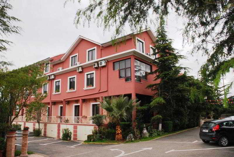 هتل Univers Resort