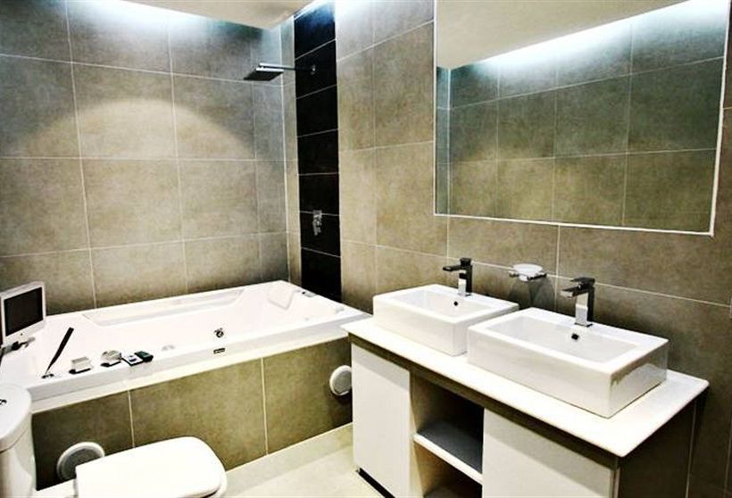 Tanawin Resort And Luxury Apartments