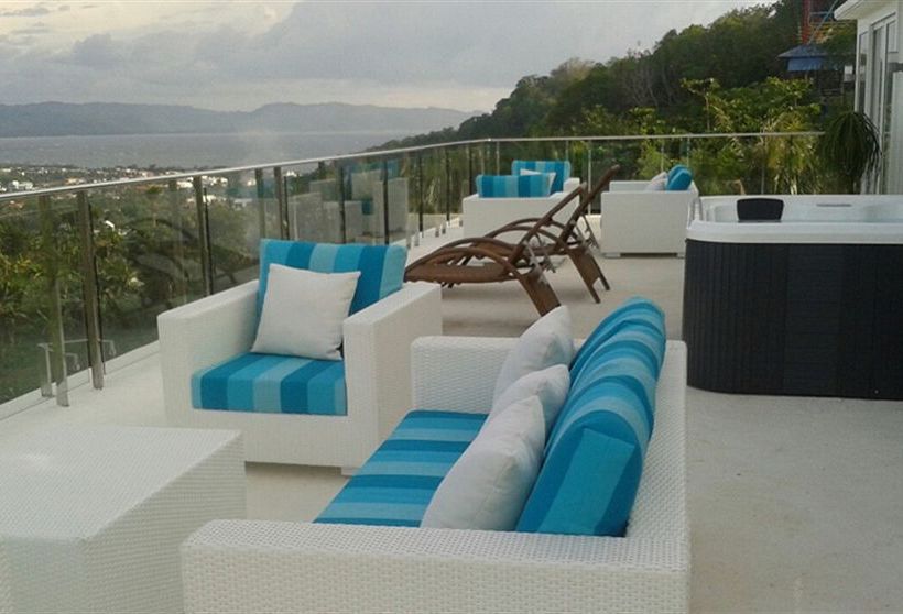 Tanawin Resort And Luxury Apartments