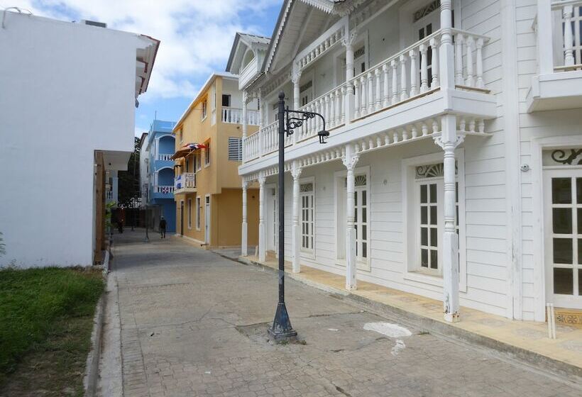 هتل Cortlang   Beach Apartments   In El Pueblito Near Playa Dorada