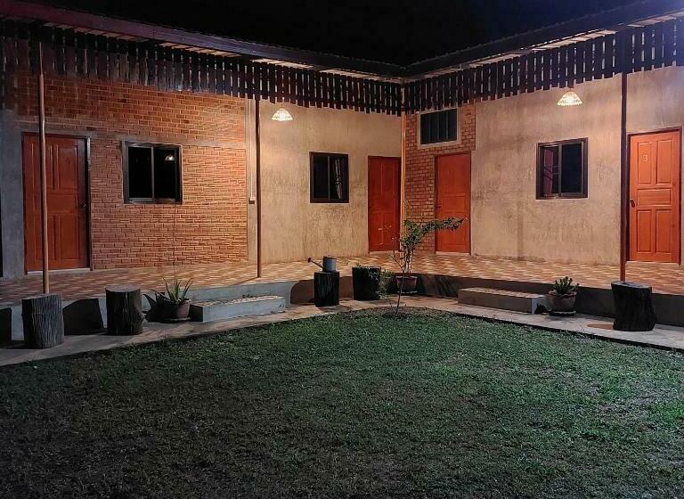 هتل Yoga Homestay Seka
