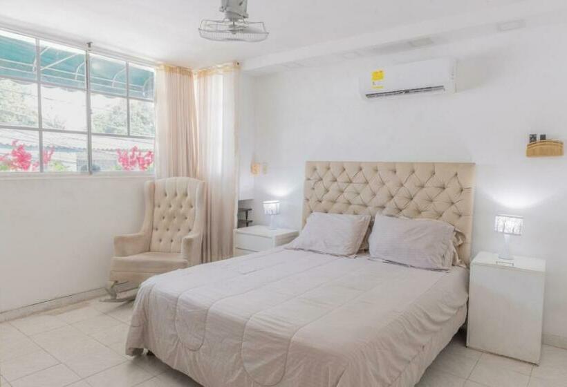 پانسیون Hostal Casa Dandy