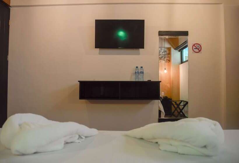 هاستل Habitaciones Colonial Zaci