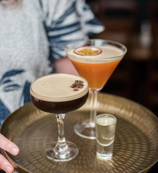 هاستل The Crown