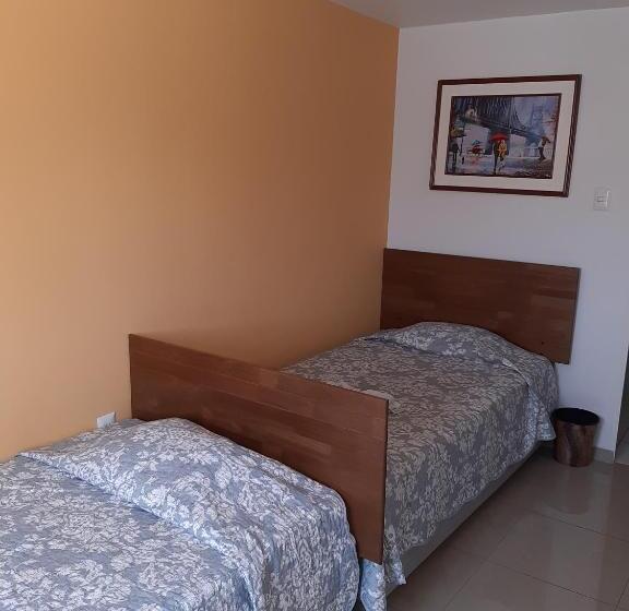 Bed and Breakfast Hostal D Silvia