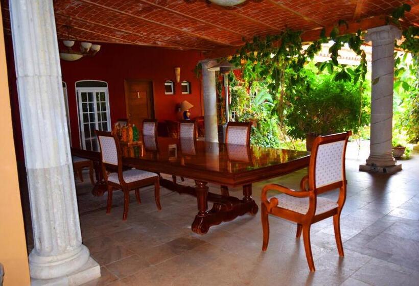 فندق El Mesón De Doña Josefina