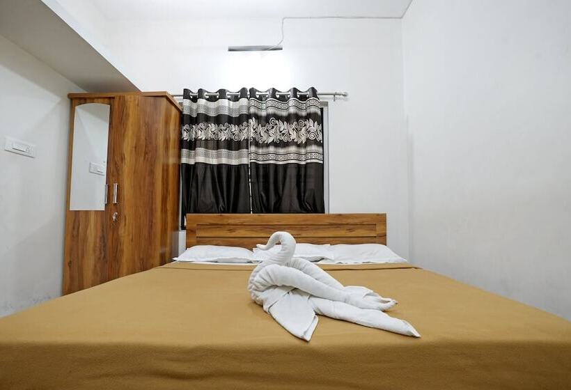 Отель Hillside Hideaway Gudalur
