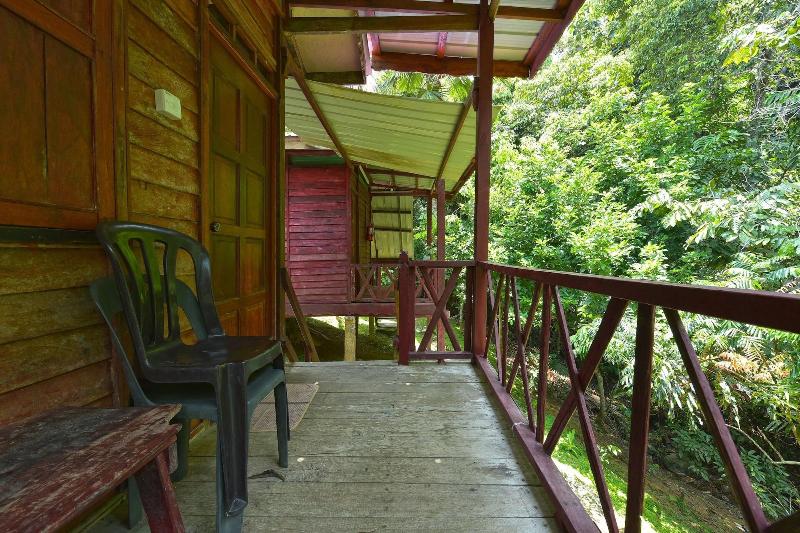 فندق Oyo 90630 Mat Leon Village