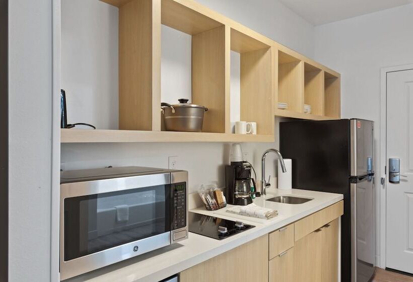 هتل Towneplace Suites By Marriott White Hall
