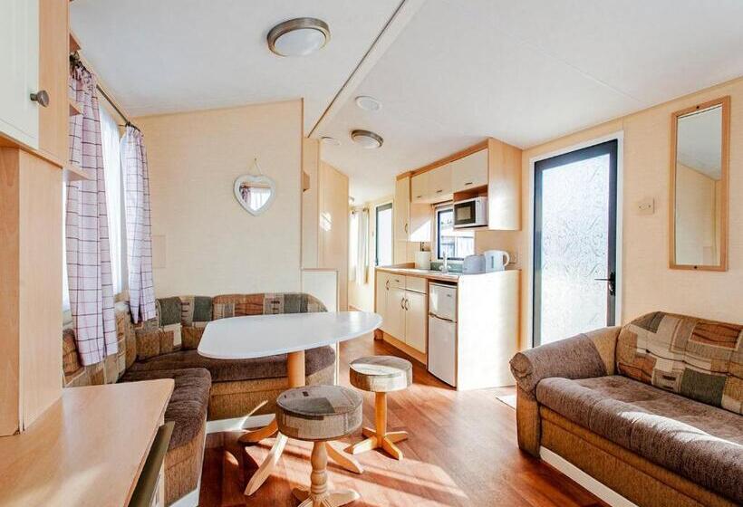 استراحتگاه Eastern Beach Caravan Park