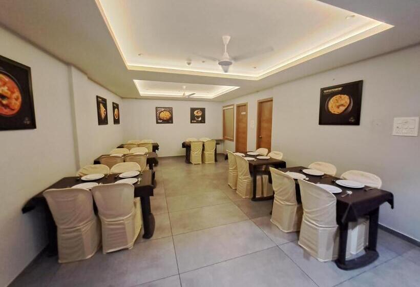 בית מלון כפרי Om