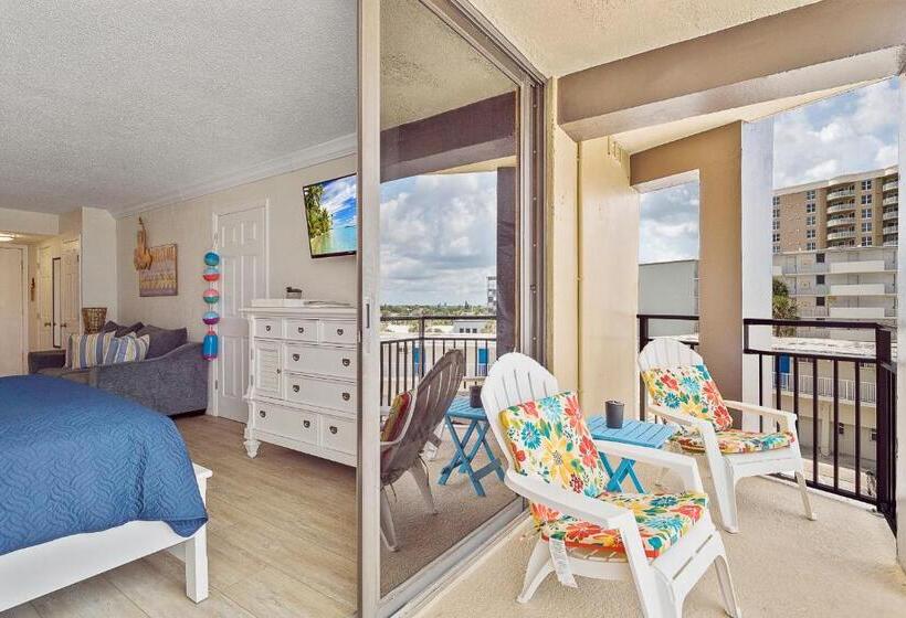 Aloha Hibiscus Room,sunset Views   Hawaiian Inn Beach Resort