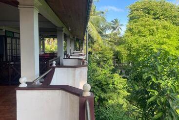 Serendipity Beach Hotel Unawatuna