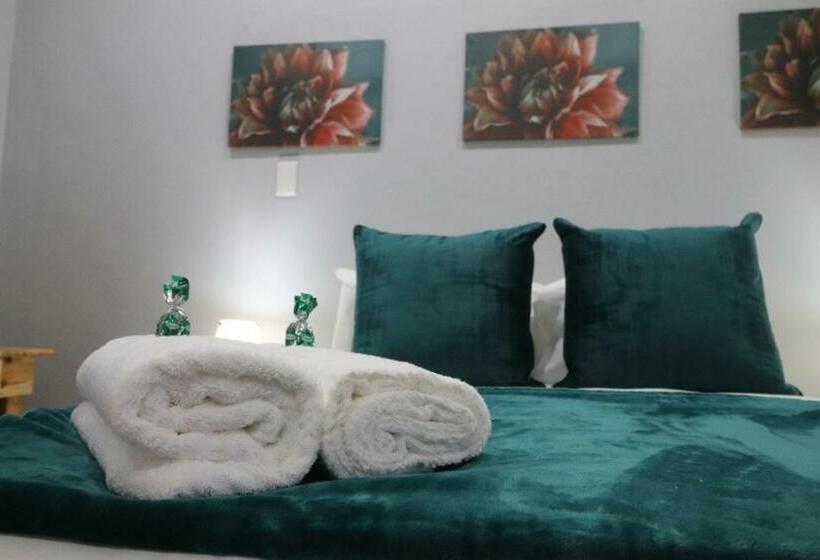 ペンション The Honeycomb 2