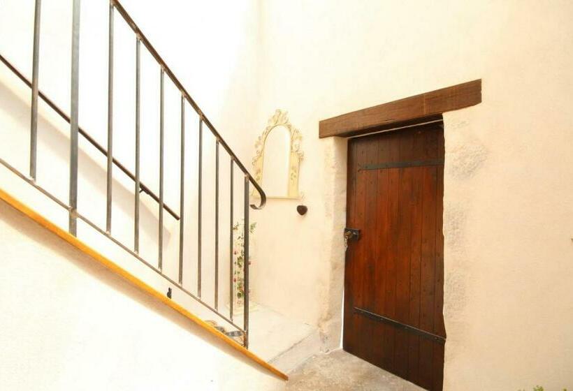 住宿加早餐  Au Coeur Du Chat Perché