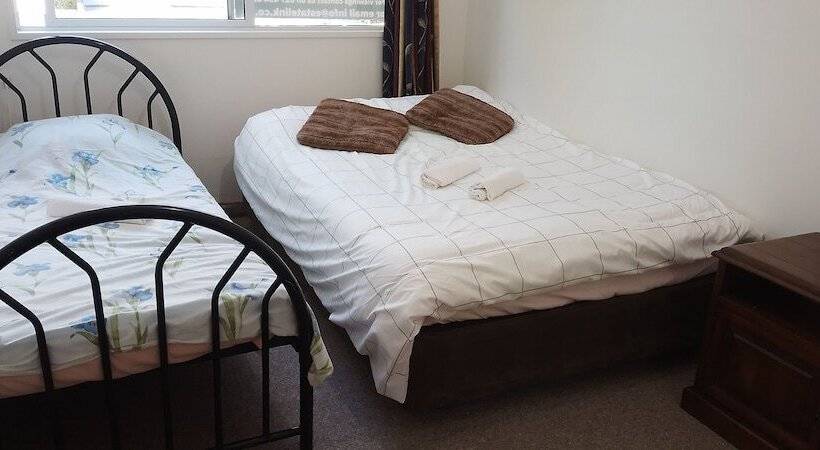 تختخواب و صبحانه Lioness Estate   Dunedin