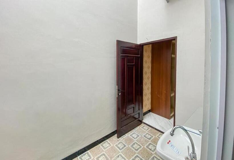 هتل Reddoorz Plus At Orange Diponogoro Palangkaraya