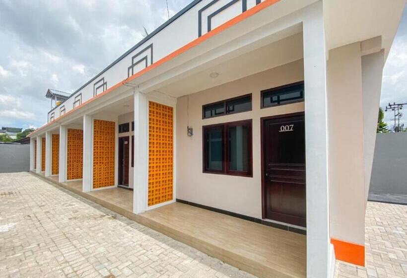 هتل Reddoorz Plus At Orange Diponogoro Palangkaraya